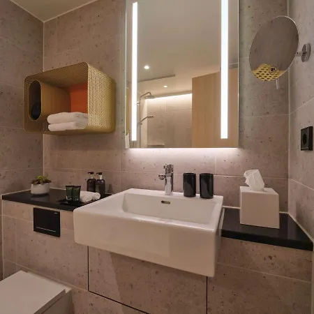 Adina Aparthotel 4*