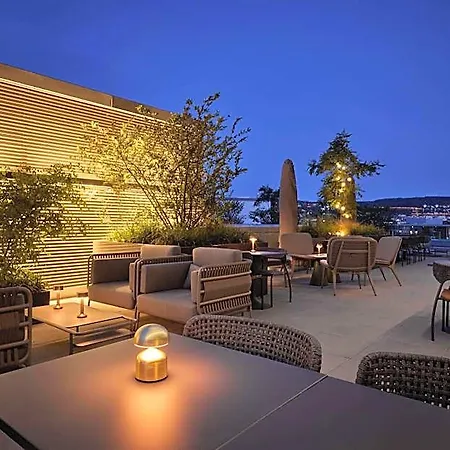Adina Aparthotel 4*