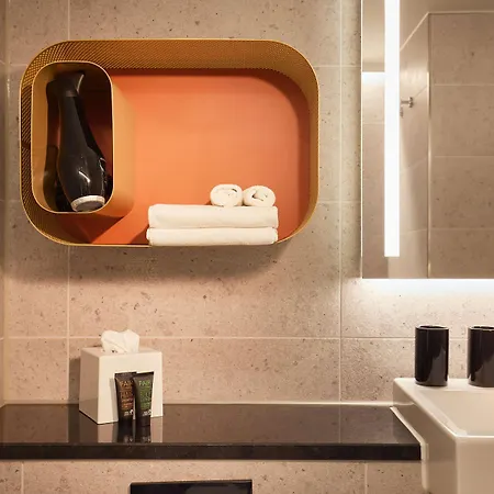 Aparthotel Adina 4*