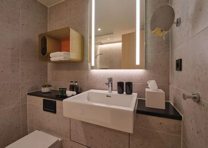 Adina Hotel apartamentowy 4*