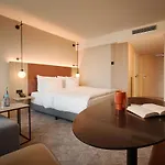 شقة فندقية Adina